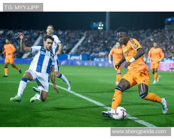 西甲联赛迎来新一轮热门对决，巴萨与皇马同场竞技！